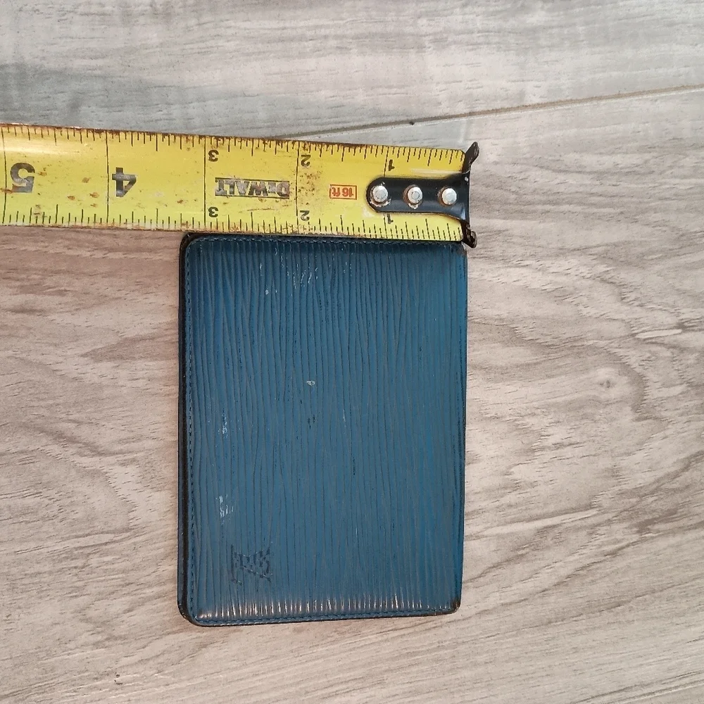 Louis Vuitton Blue Epi Porte 2 cartes Vertical Pass Card Case